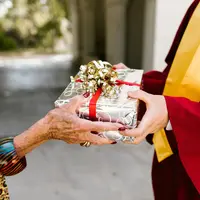 Inspirasi Kado Hari Guru yang Berkesan dan Penuh Makna