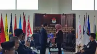 Pengurus Partai NasDem mendaftarkan bacaleg ke KPUD Kabupaten Bogor, Kamis (11/5/2023). (Liputan6.com/Achmad Sudarno)
