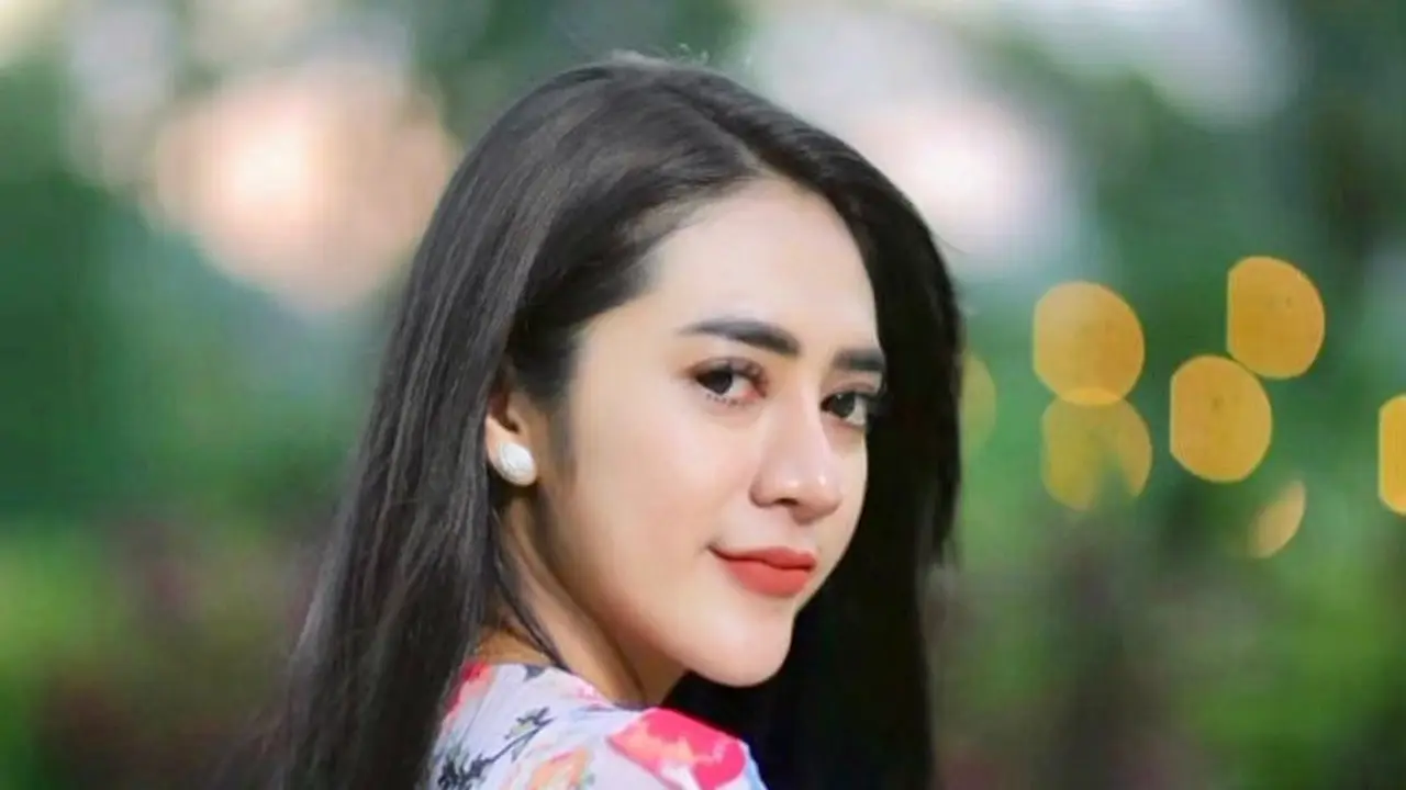 6 Potret Vernita Syabilla, Penyanyi Dangdut yang Curi Perhatian