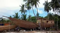 Perahu Pinisi, perahu yang proses pembuatannya memadukan keterampilan teknis dengan kekuatan magis. (Foto: Gocelebes.com)