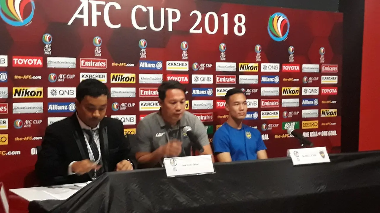 Pelatih Global Cebu Marjo Allado