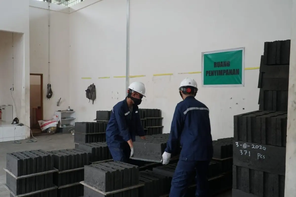 PLN mendorong pemanfaatan material Fly Ash dan Bottom Ash (FABA) untuk menjadi bahan baku keperluan berbagai sektor yang dapat mendorong ekonomi nasional.