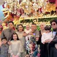 Potret pesta ulang tahun Anang Hermansyah (Sumber: Instagram/aurelie.hermansyah)