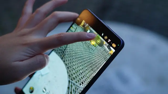 Pilih Samsung Galaxy S26 Ultra atau iPhone 17 Pro Max untuk Konten?