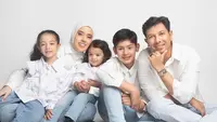 Fairuz A Rafiq & Sonny Septian Beri Karyawan Kado Ultah Tiket Konser BTS
