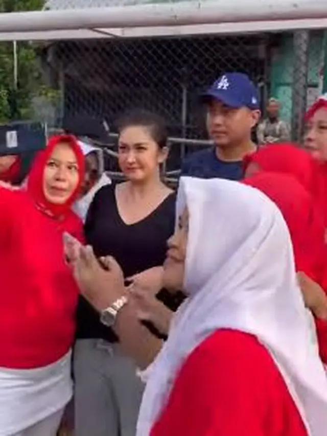 Nafa Urbach bersama pria bernama Wibi (Instagram/nafaurbach)