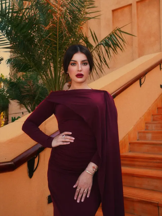 Pesona Lady in Red Tasya Farasya, Tetap Elegan dan Berkelas dengan Dress Rp100 Ribuan