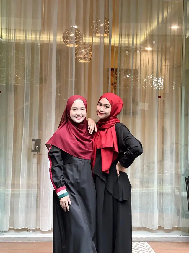 Chandrika Chika Saat Berhijab