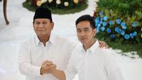Prabowo Subianto dan Gibran Rakabuming Raka tampil serba putih saat resmi ditetapkan sebagai presiden dan wakil presiden terpilih. [@prabowo]