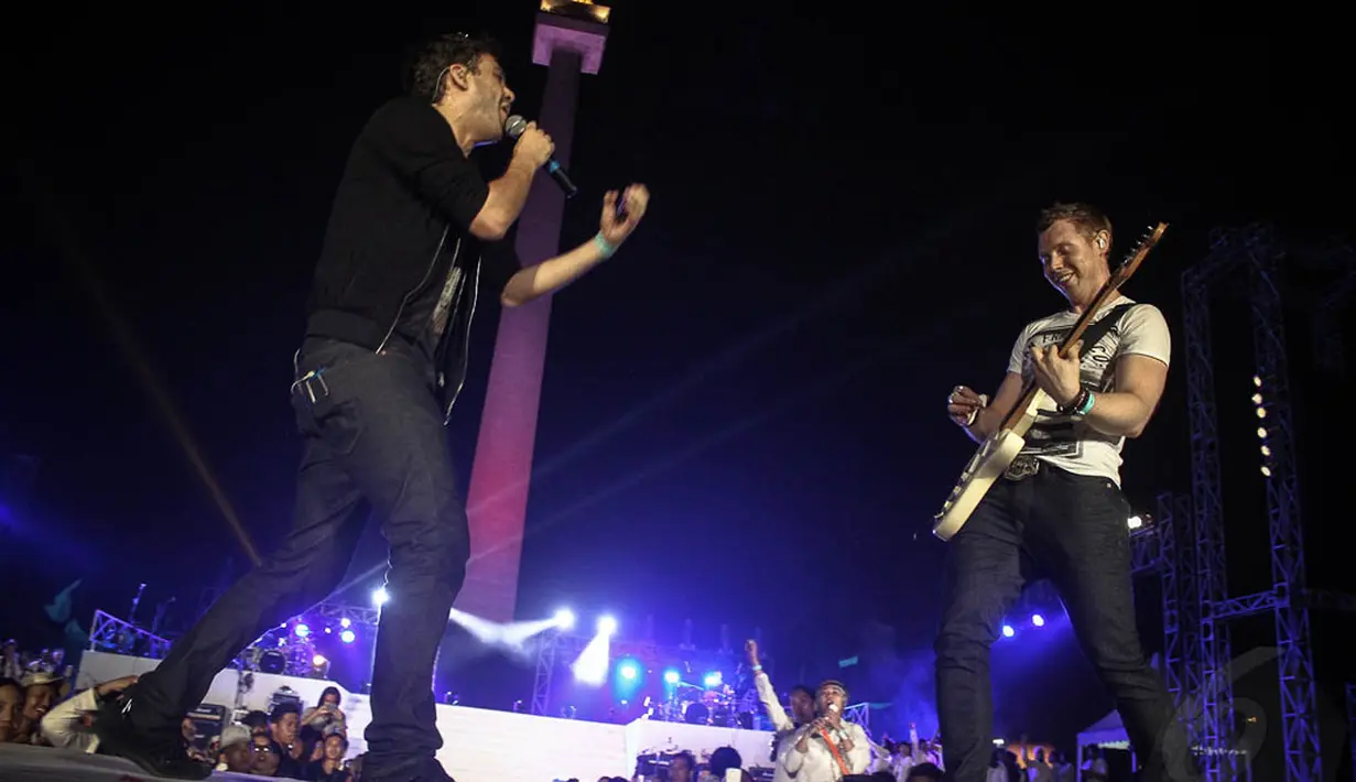 Grup musik Arkarna mengaku ini kali pertamanya mereka tampil tanpa mendapatkan bayaran sama sekali, Jakarta, (20/10/14). (Liputan6.com/Faizal Fanani)