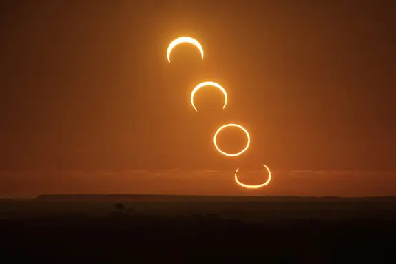 Gerhana menghasilkan efek yang membuat Matahari akan tampak seperti cincin api atau 'ring of fire'. (Sumber Foto: Liputan6.com)