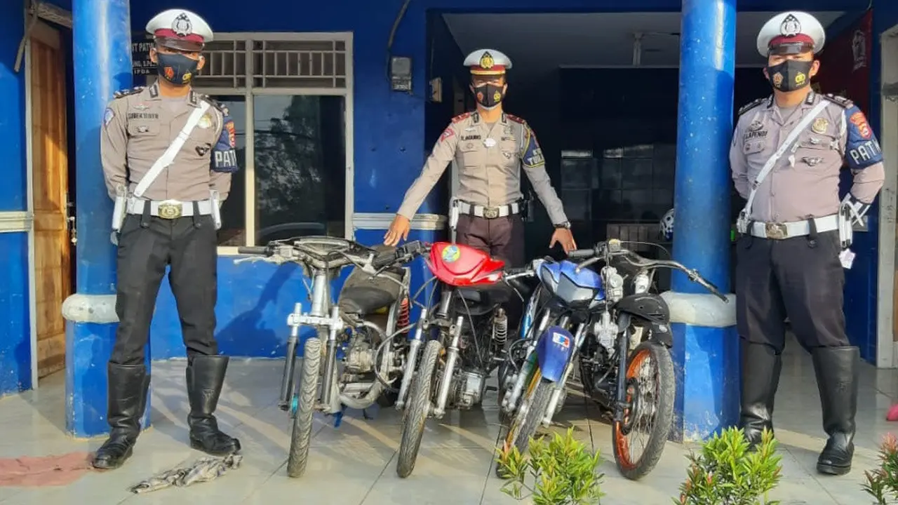 Satlantas Polres Lebak Tangkap Empat Sepeda Motor Untuk Balap Liar. (Senin, 25/01/2021). (Dokumentasi Polres Lebak).