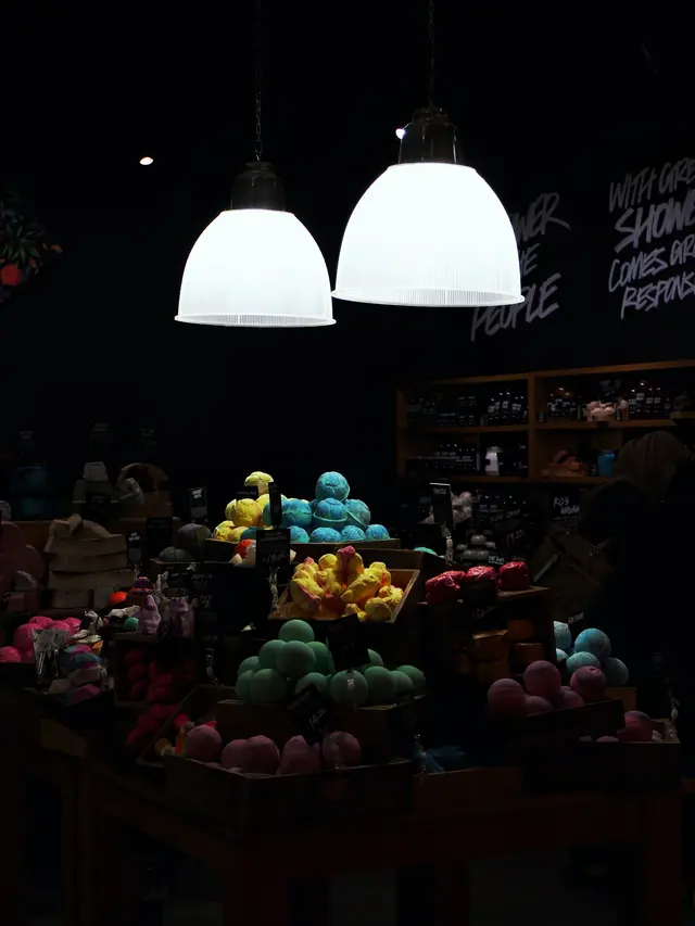 Ilustrasi Lush