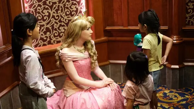 Surya Insomnis bersama keluarga liburan ke Amerika (Instagram//tyararenata/suryainsomnia)