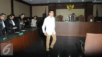M. Sanusi usai mendengarkan pembacaan vonis dalam sidang lanjutan di Pengadilan Tipikor, Jakarta Pusat, Kamis (29/12). Sanusi ditetapkan bersalah dan divonis dengan hukuman 7 tahun penjara dan denda Rp 250 juta. (Liputan6.com/Helmi Affandi)