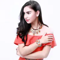 Selain Bella, beberapa selebriti juga terlibat dalam film yang dibesut sutradara Andre Murtono dan Rudiansyah. Diantaranya Cok Simbara, Egy Fedly, Christopher Rizky, dan lainnya. (Febio Hernanto, Digital Imaging: Muhammad Iqbal Nurfajri/Bintang.com)