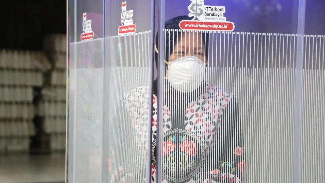 Cegah Corona, Risma Perkenalkan Bilik Disinfektan Trisakti