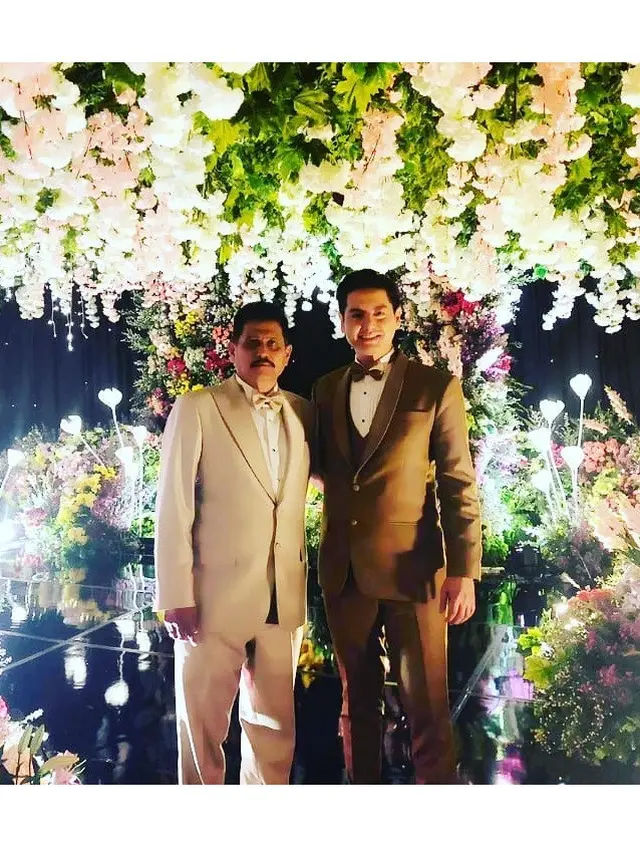 Sempat Tak Direstui, Ini 6 Momen Kebersamaan Roger Danuarta dan Mertuanya