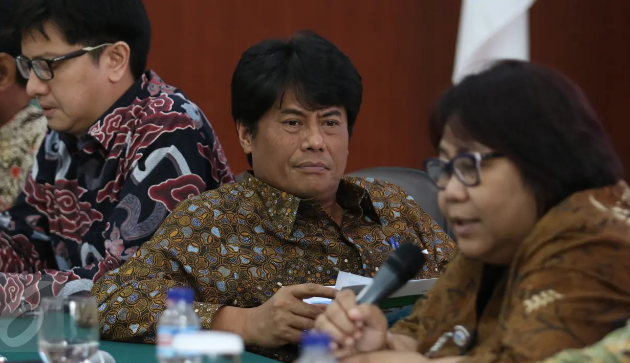 Dirut PT Pertamina Elia Massa Manik saat menghadiri jumpa pers di Gedung Pertamina, Jakarta, Kamis (16/3). Elia dipilih berdasarkan keputusan dari Rapat Umum Pemegang Saham (RUPS). (Liputan6.com/Angga Yuniar)