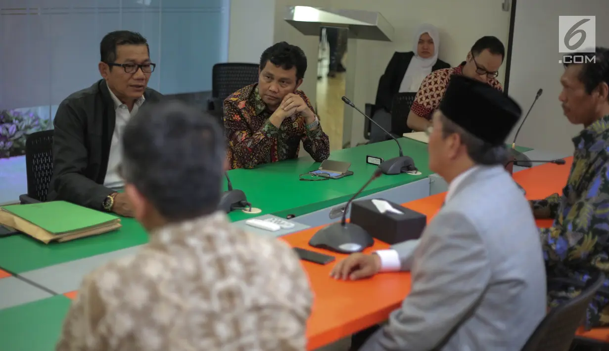 Ketua Pansus Hak Angket KPK, Agun Gunanjar didampingi beberapa anggota saat melakukan pertemuan di Gedung ICMI, Jakarta, Kamis (7/9). (Liputan6.com/Faizal Fanani)