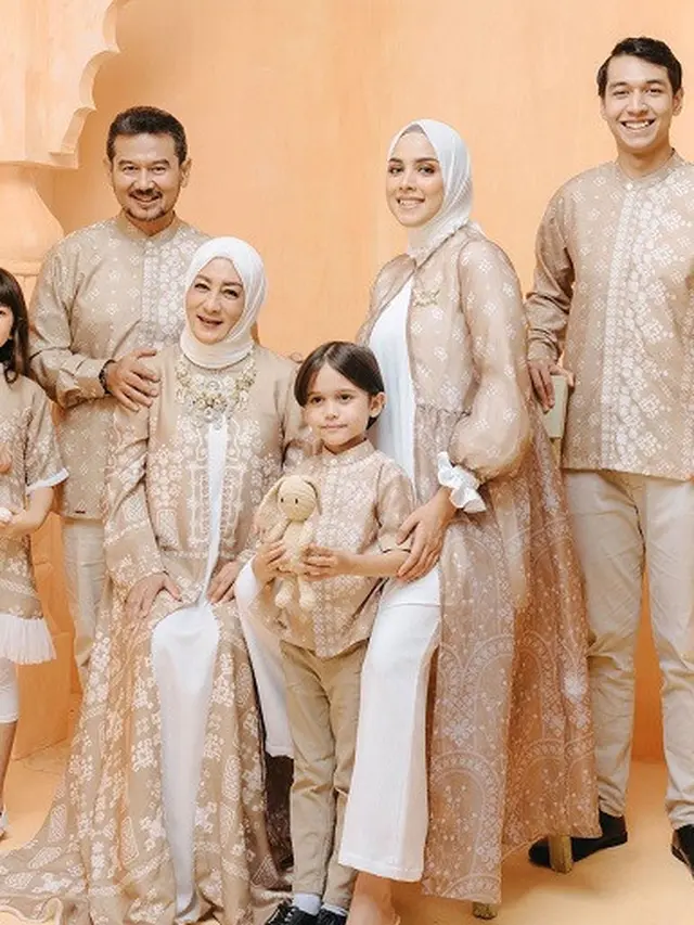 Rekomendasi Baju Sarimbit (Created by AI Chatgbt)