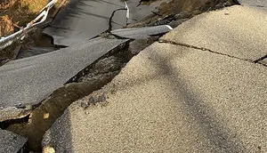 Sampai Selasa (02/01), tidak ada lagi peringatan tsunami, dan statusnya diturunkan menjadi “imbauan”. (STR / JIJI PRESS / AFP)