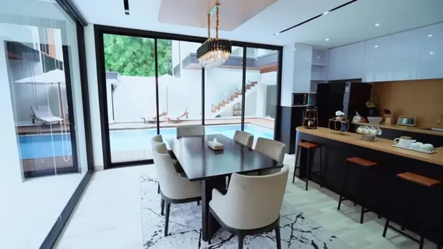 Rumah pertama Verrel Bramasta. (Foto: YouTube/Fuji An)