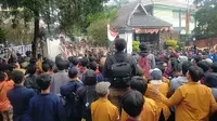 Aksi Kawal Demokrasi oleh Mahasiswa di Sukabumi Sempat Disusupi Kelompok Tak Dikenal
