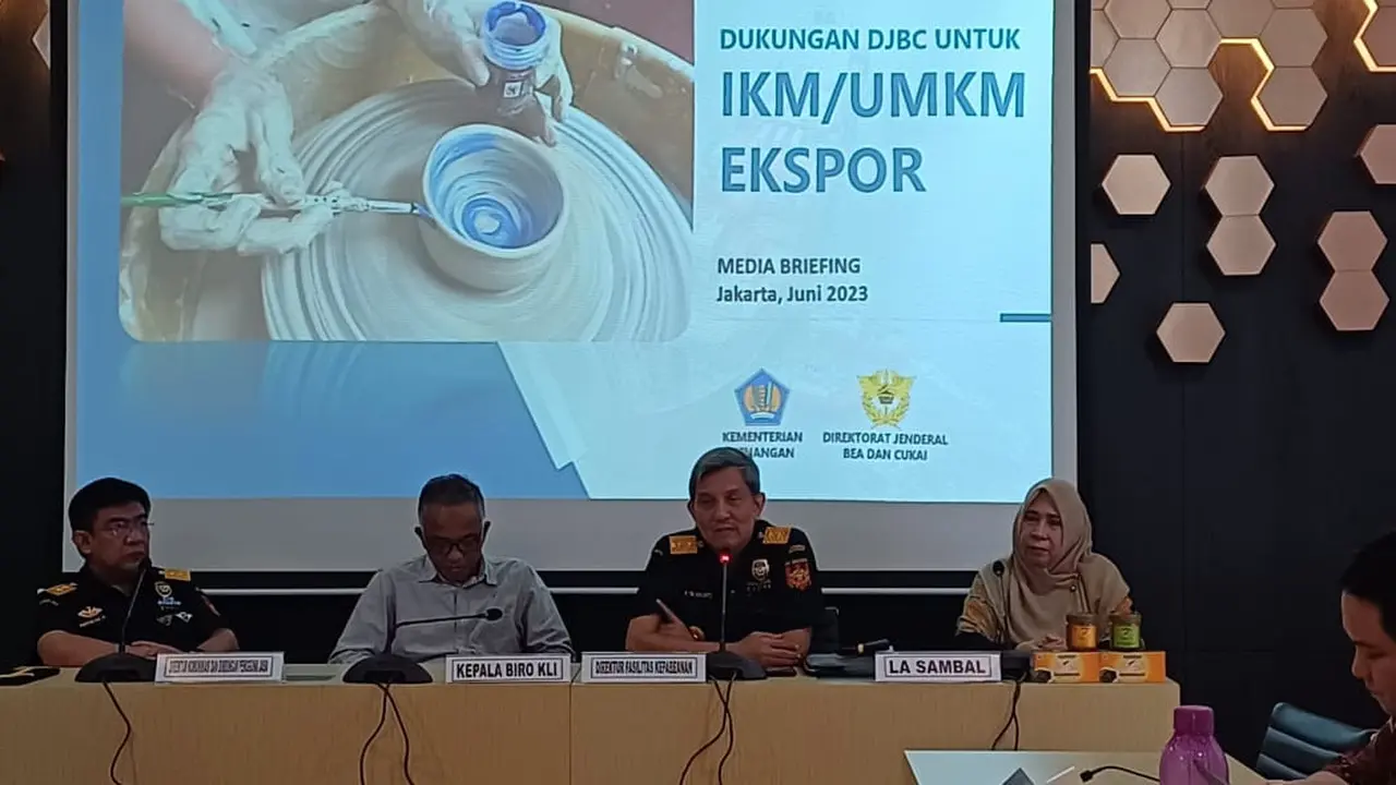 Media Briefing Direktorat Jenderal Bea Cukai (DJBC) 2023 terkait Pemberdayaan UMKM Berorientasi Ekspor dan Fasilitas Kepabeanan untuk Industri Kecil dan Menengah, Selasa (20/6/2023). (Maulandy/Liputan6.com)