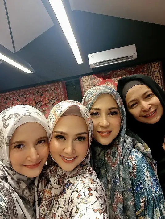 Jihan Fahira dan Diah Permatasari (Instagram/dinalorenza1975)