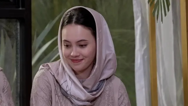 Di Antara Dua Cinta