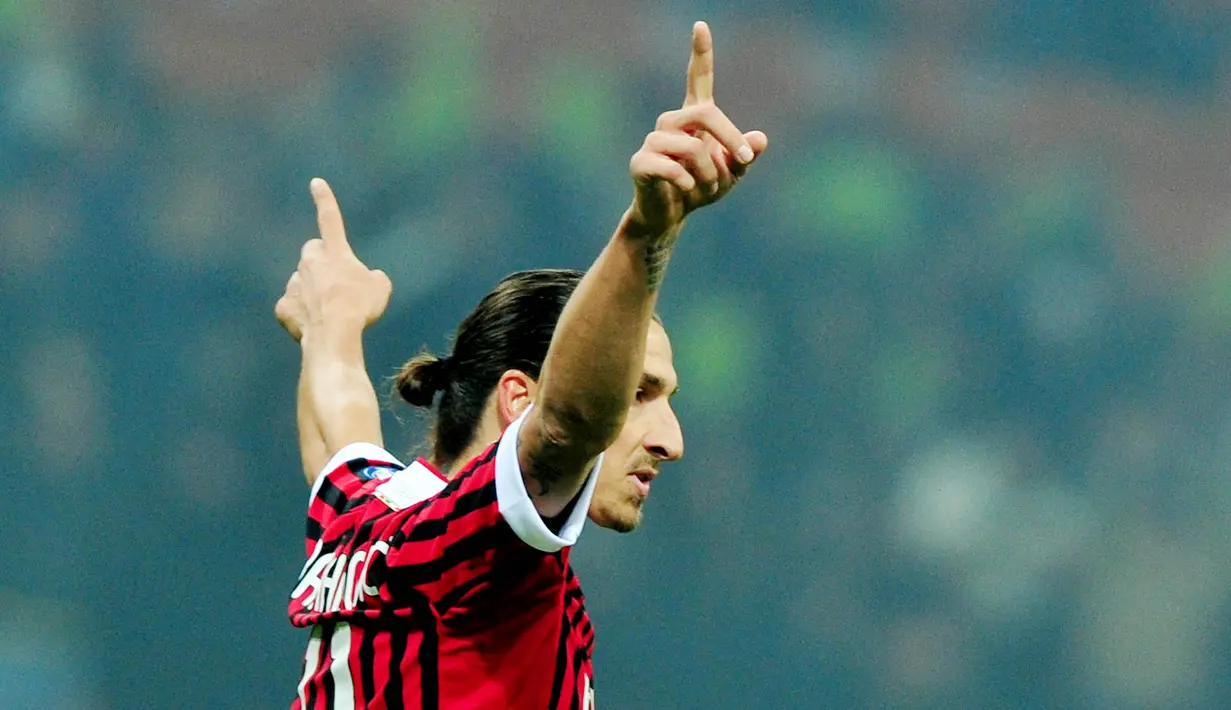 Zlatan Ibrahimovic menjadi sosok kunci saat AC Milan menjuarai Serie A pada musim 2010/2011. Bomber asal Swedia itu menyumbang 14 gol dari 28 laga. (AFP/Filippo Monteforte)