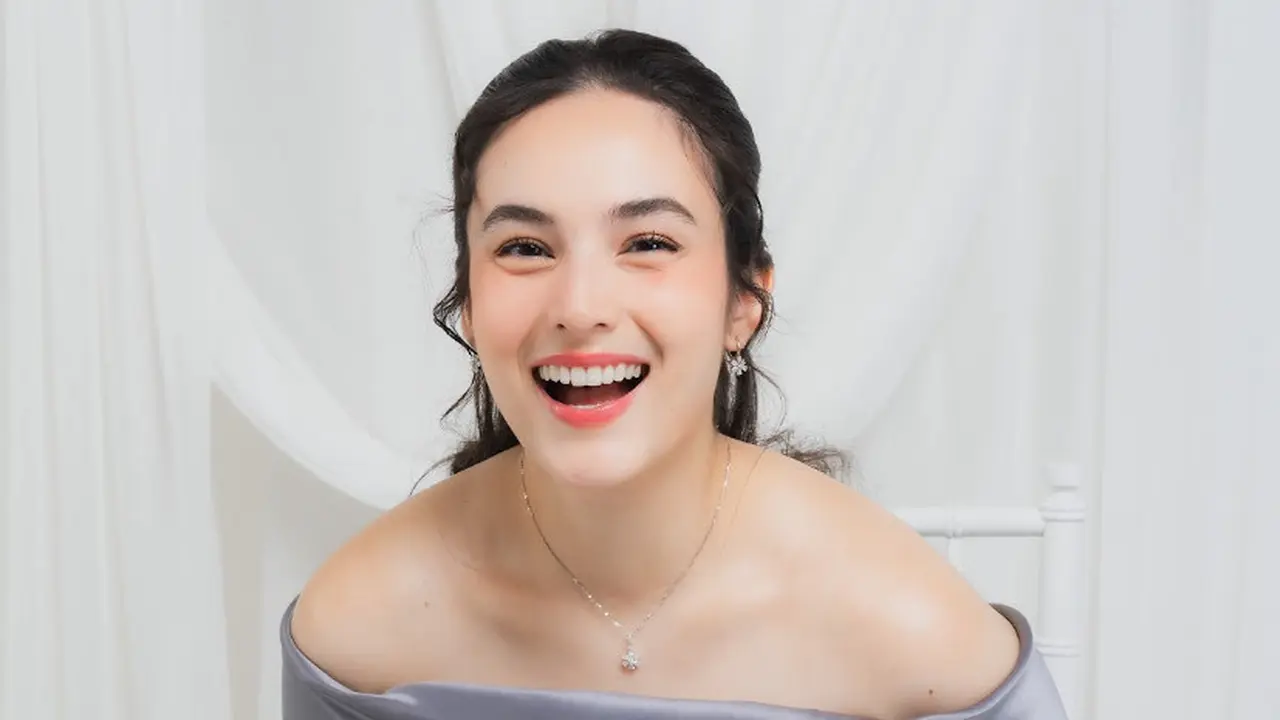 Chelsea Islan Mendesain Perangkat Makan untuk Hadiah Natal dan Tahun Baru