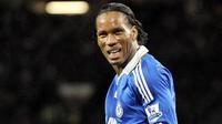 Chelsea&#039;s Ivorian forward Didier Drogba leaves the pitch after losing 0-3 in their English Premier League football match against Manchester United on January 11, 2009 at Old Trafford in Manchester, north west England. AFP PHOTO/ ANDREW YATES