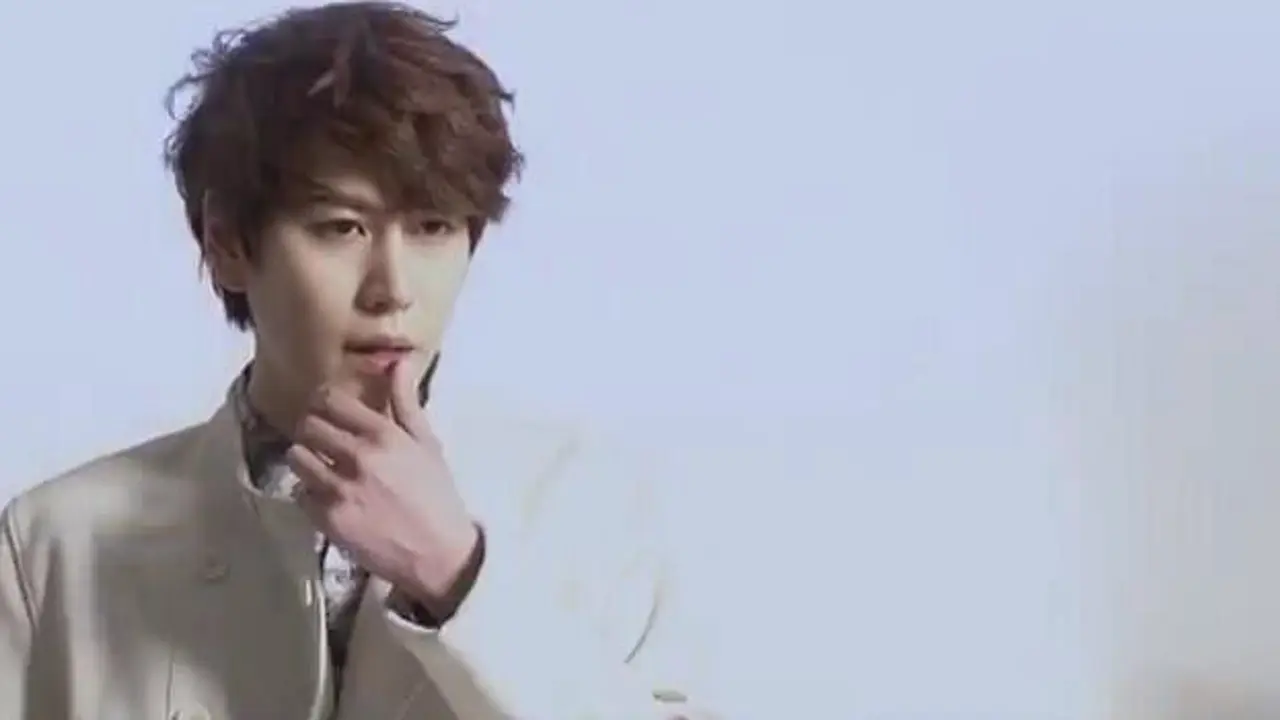 Tatapan Sedih Kyuhyun Jelang Konser Super Junior KRY