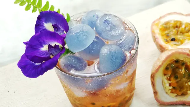 minuman segar buah markisa bunga telang