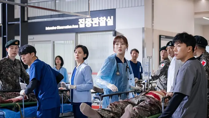 Potongan scene dalam serial Doctor Romantic 3. (Foto: Disney+ Hotstar Indonesia)