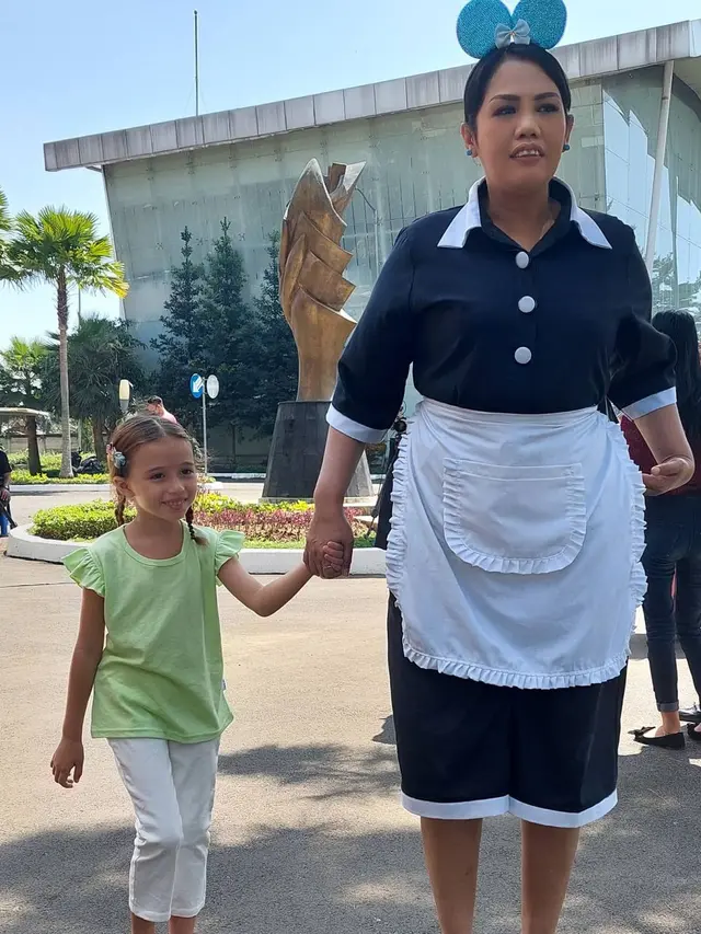 Marie Brittany bersama Elly Sugigi (https://www.instagram.com/p/CSQo4ugBhzO/)