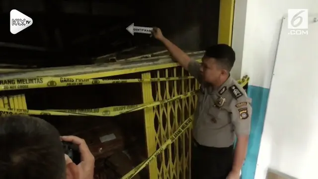 Tujuh orang terluka setelah lift barang di mal Gorontalo tiba-tiba jatuh dari lantai dua.