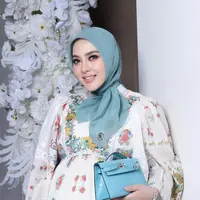 Syahrini unggah OOTD bumil terbarunya (@princessyahrini)
