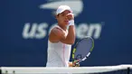 Janice Tjen dari Indonesia bereaksi setelah mencetak poin melawan Veronika Kudermetova dari Rusia selama babak pertama turnamen grand slam US Open 2025, Minggu 24 Agustus 2025, di New York, Amerika Serikat. (AP Photo/Frank Franklin II)
