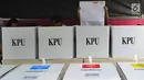 Warga menggunakan hak pilihnya saat pemungutan ulang Pemilu 2019 di TPS 71 Kelurahan Cempaka Putih, Kecamatan Ciputat Timur, Tangerang Selatan, Rabu (24/4). Pencoblosan ulang dilakukan karena ditemukannya pelanggaran oleh Bawaslu saat pemilu serentak pada 17 April 2019 lalu (merdeka.com/Arie Basuki)