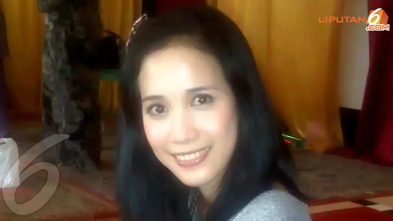 fanny-fabrina-140221b.jpg