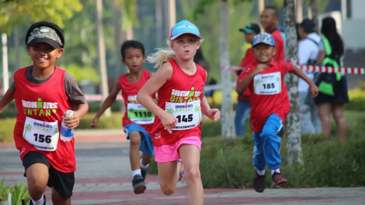 Ikutan Ironkids Fun Run Bintan, Anak-Anak Bule Ini Gemesin Banget