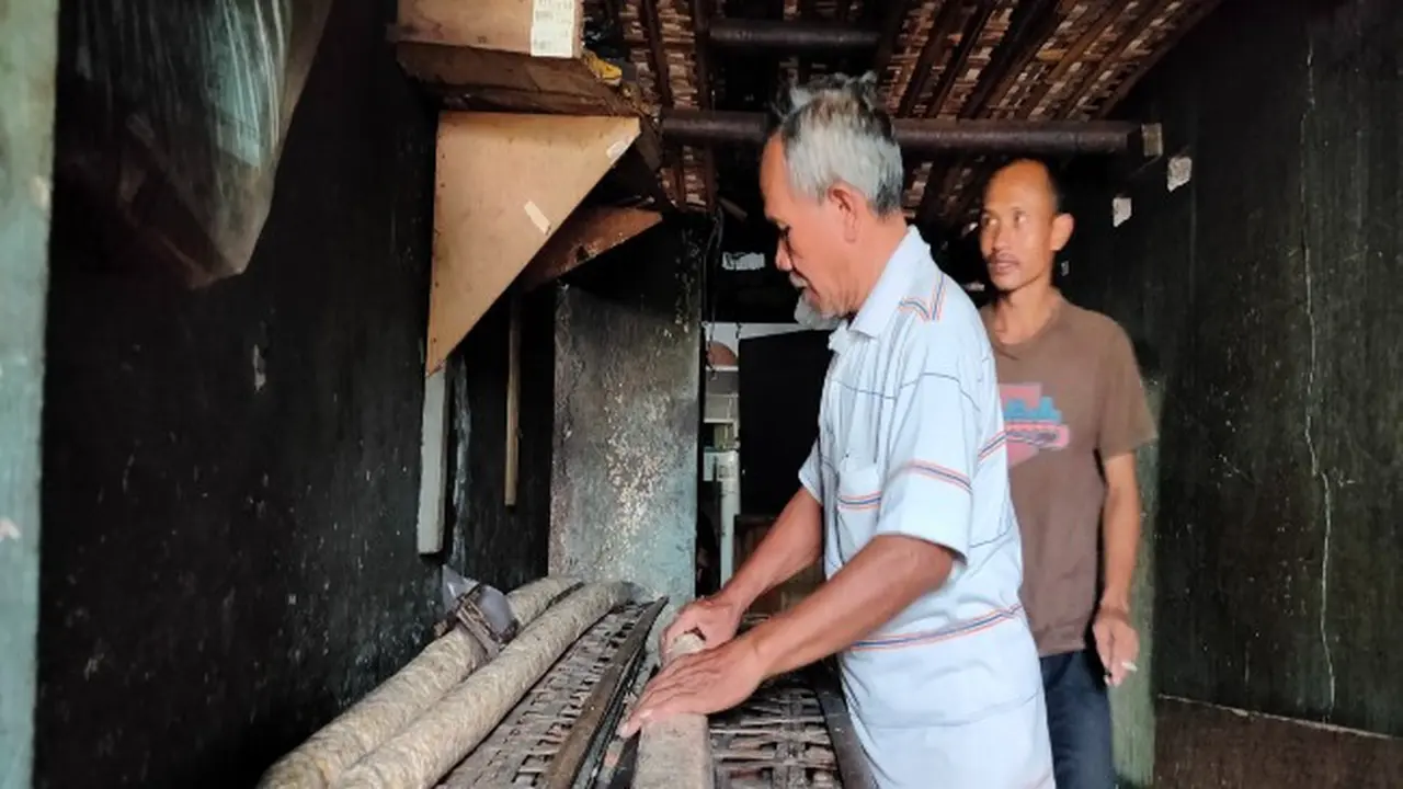 Cerita Produsen Tempe Cirebon Rumahkan Karyawan Imbas Kenaikan Harga Kedelai