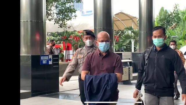 Tersangka Kasus Pajak yang Ditangkap di Sulsel Wawan Ridwan Tiba di Gedung KPK