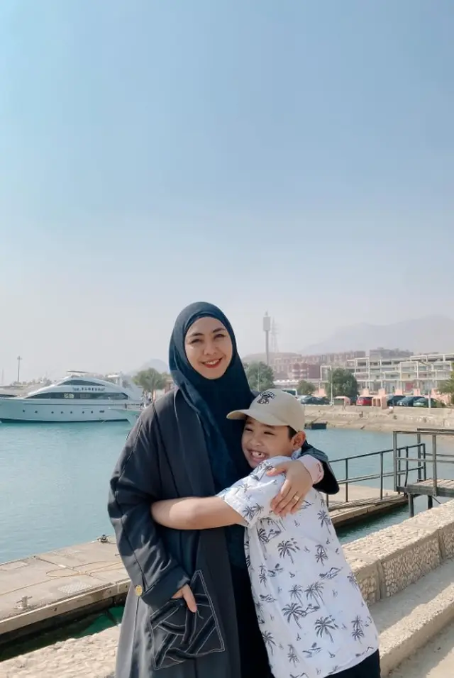 Momen Liburan Oki Setiana Dewi Bareng Anak di Kairo/Instagram/@okisetianadewi