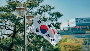 Ilustrasi bendera negara Korea Selatan. (Photo by Daniel Bernard on Unsplash)