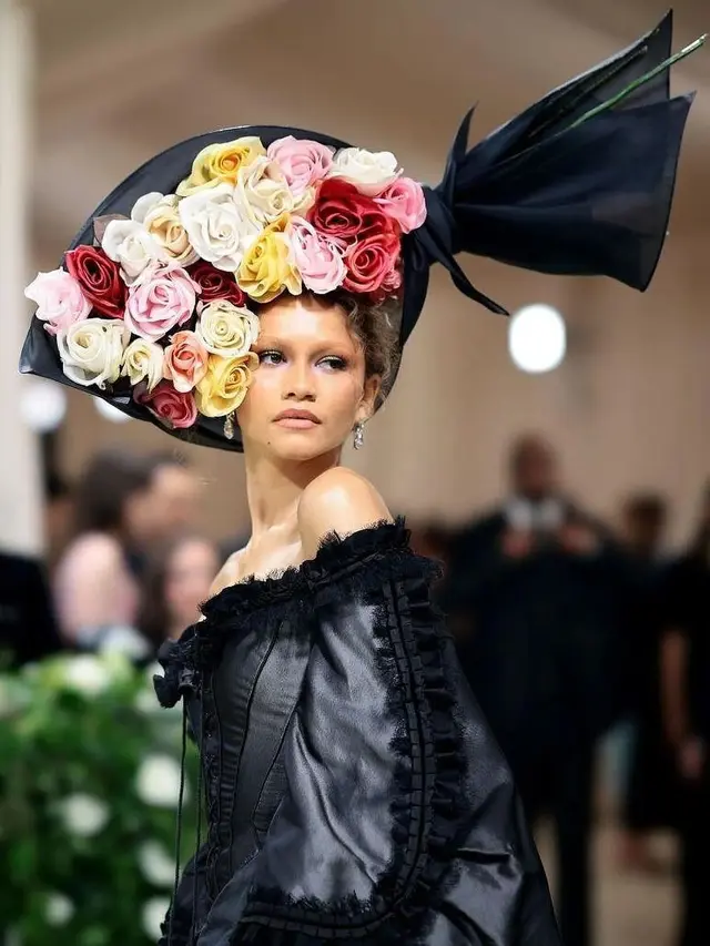 Potret Zendaya Bawa Drama ke Met Gala 2024, Tampil dengan 2 Looks Berbeda