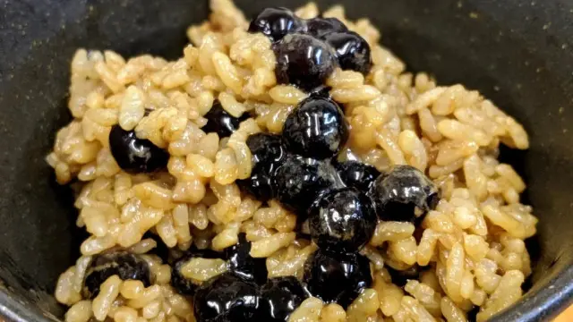 Lain Dari Biasanya, Topping Bubble Tea Kini Bisa Dinikmati di Nasi dan Mie Instan